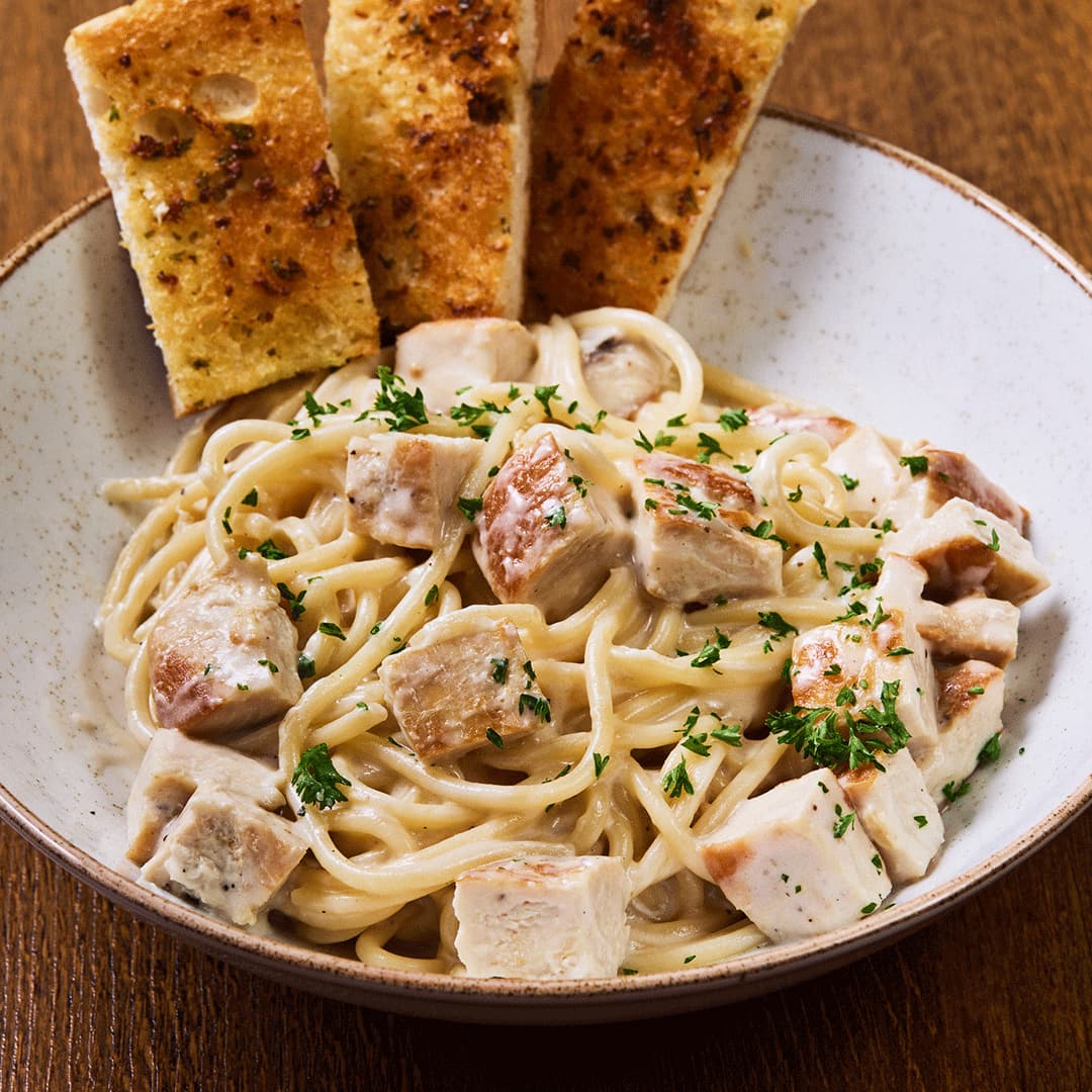Pasta Chicken Alfredo
